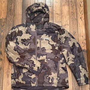 KUIU Men's Toray Fabric Technologies down hooded jacket